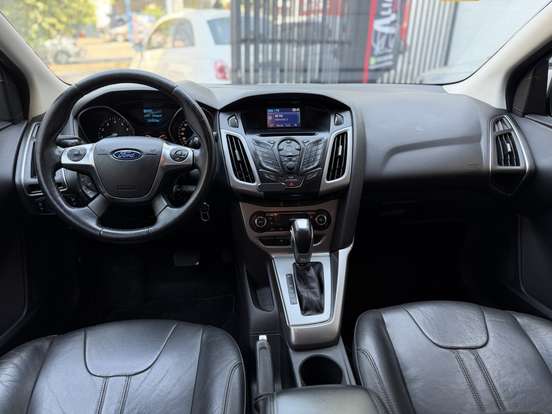 FORD-FOCUS-2015
