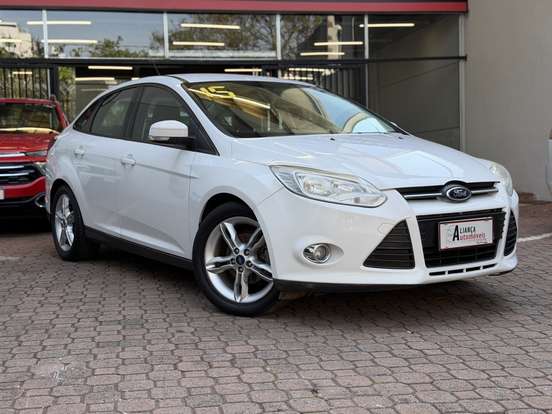 FORD-FOCUS-2015
