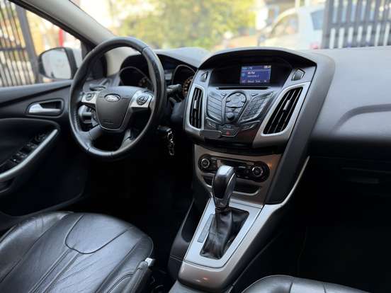 FORD-FOCUS-2015