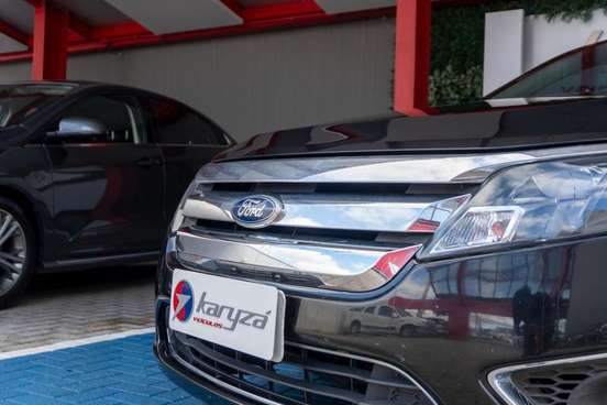FORD-FUSION-2010