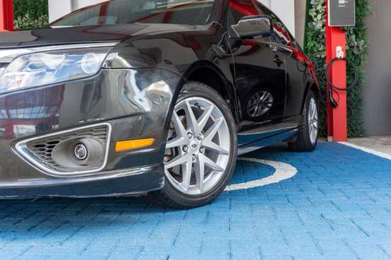 FORD-FUSION-2010