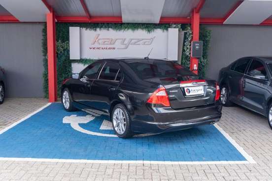 FORD-FUSION-2010