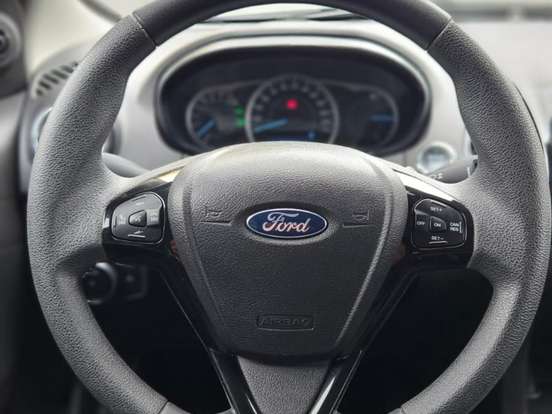 FORD-KA-1.5 TI-VCT FLEX TITANIUM SEDAN AUTOMÁTICO FORD-KA-2018