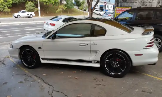 FORD-MUSTANG-1995
