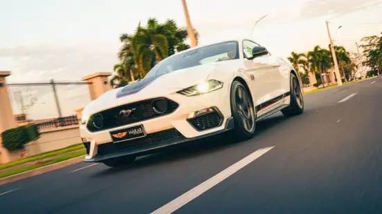 FORD-MUSTANG-2021