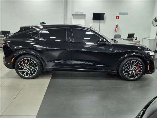 FORD-MUSTANG MACH-e-2023