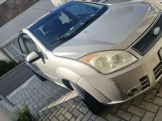 FORD-FIESTA-2010