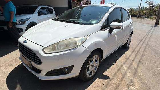 FORD FIESTA 1.6 SE HATCH 16V FLEX 4P POWERSHIFT
