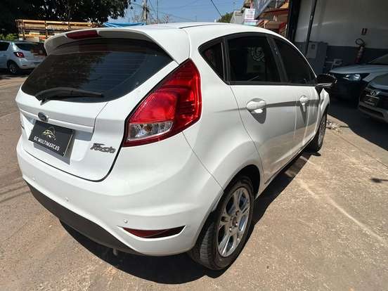 FORD-FIESTA-1.6 SE HATCH 16V FLEX 4P POWERSHIFT FORD-FIESTA-2013