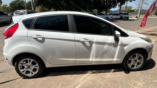 FORD-FIESTA-2013