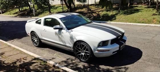 FORD MUSTANG 4.0 PREMIUM COUPÉ V6 12V GASOLINA 2P AUTOMÁTICO