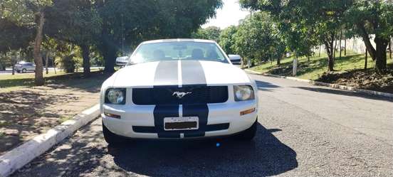 FORD-MUSTANG-2008