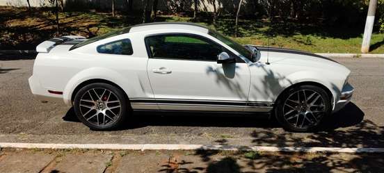 FORD-MUSTANG-2008