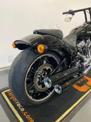 HARLEY-DAVIDSON-SOFTAIL BREAKOUT 114-2018