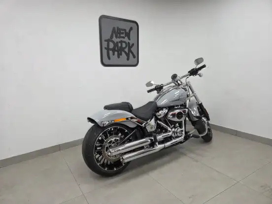 HARLEY-DAVIDSON-SOFTAIL BREAKOUT-2025