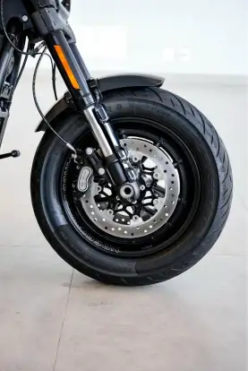 HARLEY-DAVIDSON-SOFTAIL FAT BOB 114-2017