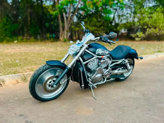 HARLEY-DAVIDSON-V-ROD-2005