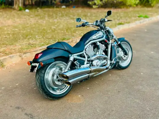 HARLEY-DAVIDSON-V-ROD-2005