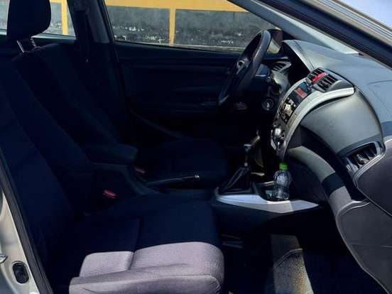 HONDA-CITY-1.5 LX 16V FLEX 4P MANUAL HONDA-CITY-2009