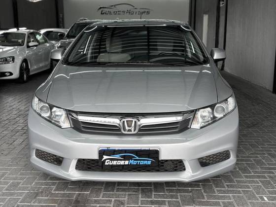 HONDA CIVIC 1.8 LXS 16V FLEX 4P AUTOMÁTICO