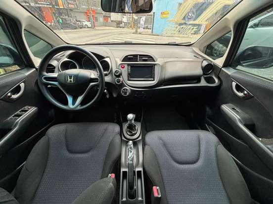 HONDA-FIT-2010