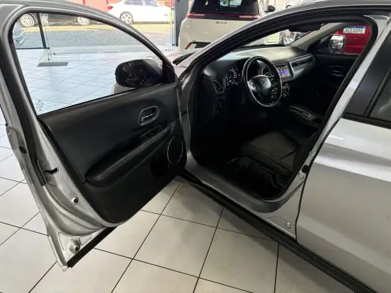 HONDA-HR-V-1.8 16V FLEX TOURING 4P AUTOMÁTICO HONDA-HR-V-2017