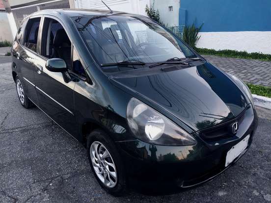 HONDA-FIT-2005