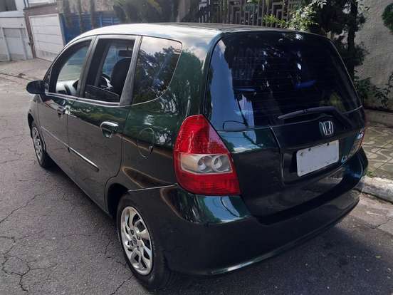 HONDA-FIT-2005