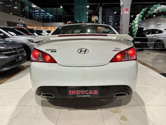 HYUNDAI-GENESIS-2010