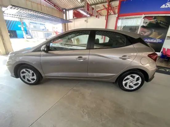 HYUNDAI-HB20-2023