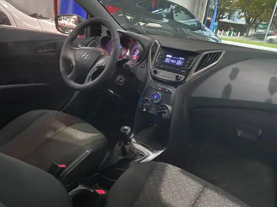 HYUNDAI-HB20-2016