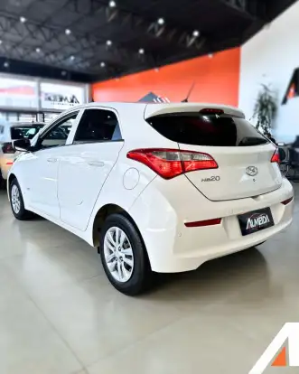 HYUNDAI-HB20-2015