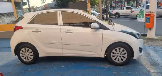 HYUNDAI-HB20-2013