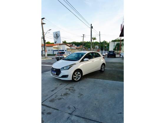 HYUNDAI HB20 1.0 COMFORT PLUS 12V TURBO FLEX 4P MANUAL