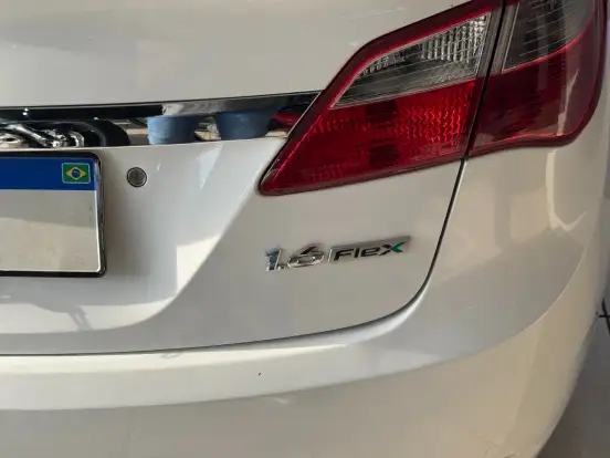 HYUNDAI-HB20S-1.6 COMFORT PLUS 16V FLEX 4P MANUAL HYUNDAI-HB20S-2013