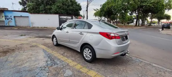 HYUNDAI-HB20S-2015