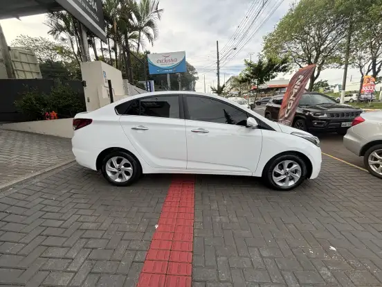 HYUNDAI-HB20S-2016