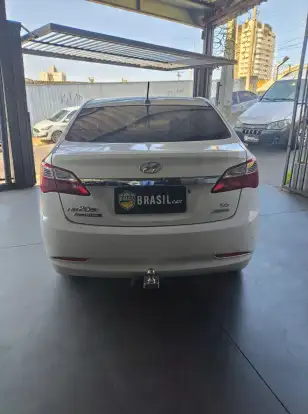 HYUNDAI-HB20S-2015