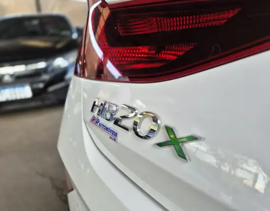 HYUNDAI-HB20X-2021