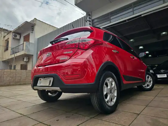 HYUNDAI-HB20X-2015