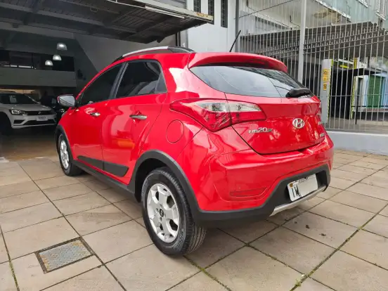 HYUNDAI-HB20X-2015
