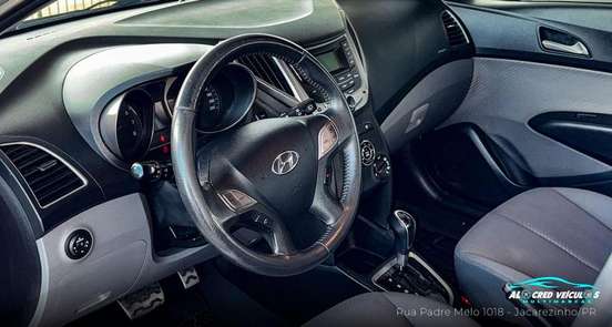 HYUNDAI-HB20X-2013