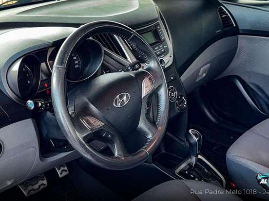 HYUNDAI-HB20X-1.6 16V PREMIUM FLEX 4P AUTOMÁTICO HYUNDAI-HB20X-2013