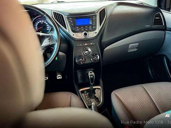 HYUNDAI-HB20X-1.6 16V PREMIUM FLEX 4P AUTOMÁTICO HYUNDAI-HB20X-2013