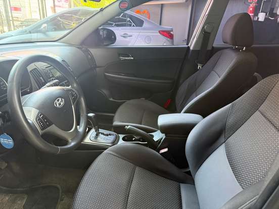 HYUNDAI-I30-2010