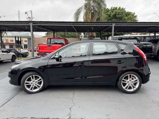 HYUNDAI-I30-2.0 MPFI GLS 16V GASOLINA 4P AUTOMÁTICO HYUNDAI-I30-2011