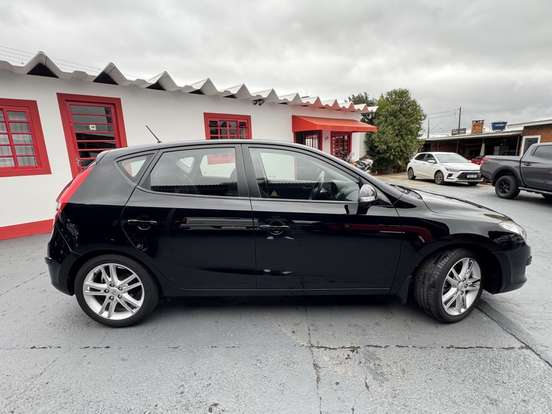 HYUNDAI-I30-2.0 MPFI GLS 16V GASOLINA 4P AUTOMÁTICO HYUNDAI-I30-2011