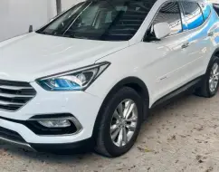 HYUNDAI SANTA FÉ 3.3 MPFI 4X4 7 LUGARES V6 270CV GASOLINA 4P AUTOMÁTICO HYUNDAI SANTA FÉ 3.3 MPFI 4X4 7 LUGARES V6 270CV GASOLINA 4P AUTOMÁTICO