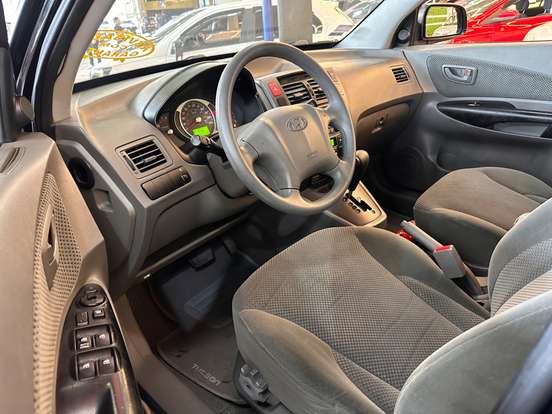 HYUNDAI-TUCSON-2012