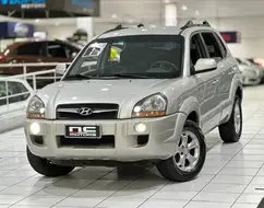 HYUNDAI TUCSON 2.0 MPFI GLS 16V 143CV 2WD GASOLINA 4P AUTOMÁTICO HYUNDAI TUCSON 2.0 MPFI GLS 16V 143CV 2WD GASOLINA 4P AUTOMÁTICO